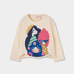 Girl's cream knitted T-shirt with friends print